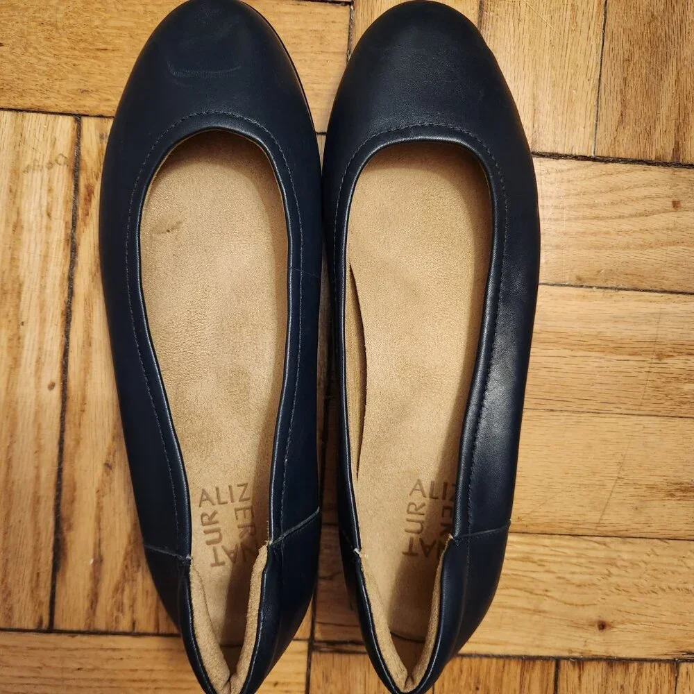 Naturalizer Flexy Ballet Flat in Navy Leather - Picture 2 of 6